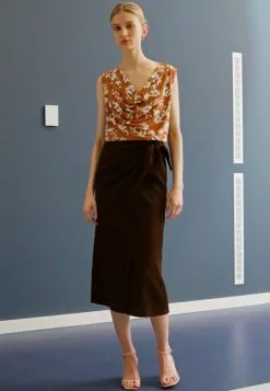 Anna Field Curvy Top - Brown/white 9 Anna Field Curvy Top - Brown/white -Anna Field Geschäft 00029N3C88K image