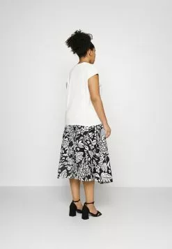 Anna Field Curvy T-Shirt Basic - Off White -Anna Field Geschäft 9959d05113db4896b7aac3ac6b873c50