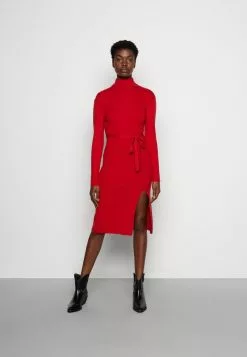 Anna Field ROLLKRAGEN RIPP MINI STRICKKLEID MIT GÜRTEL - Strickkleid - Red