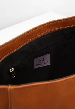 Anna Field Umhängetasche - Cognac 12 Anna Field Umhängetasche - Cognac -Anna Field Geschäft f2ba41c772c6499b8ce2caeb622390dc